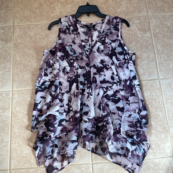 NWOT VERA WANG sleeveless blouse - Picture 1 of 8